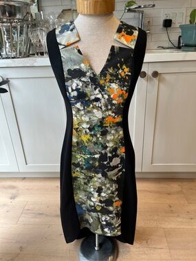 Black Halo Black Panel V-Neck Dress with Abstract Floral Print front panel